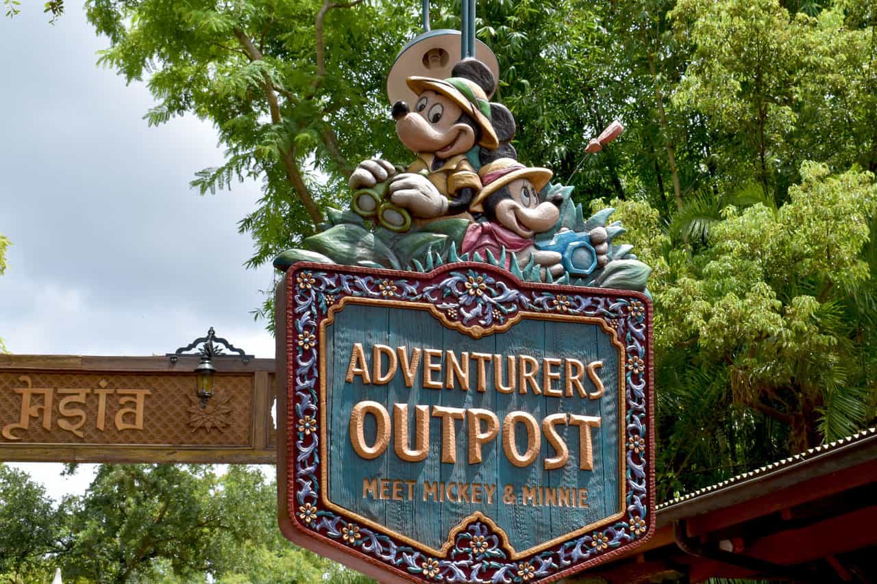 Meet Favorite Disney Pals at Adventurers Outpost