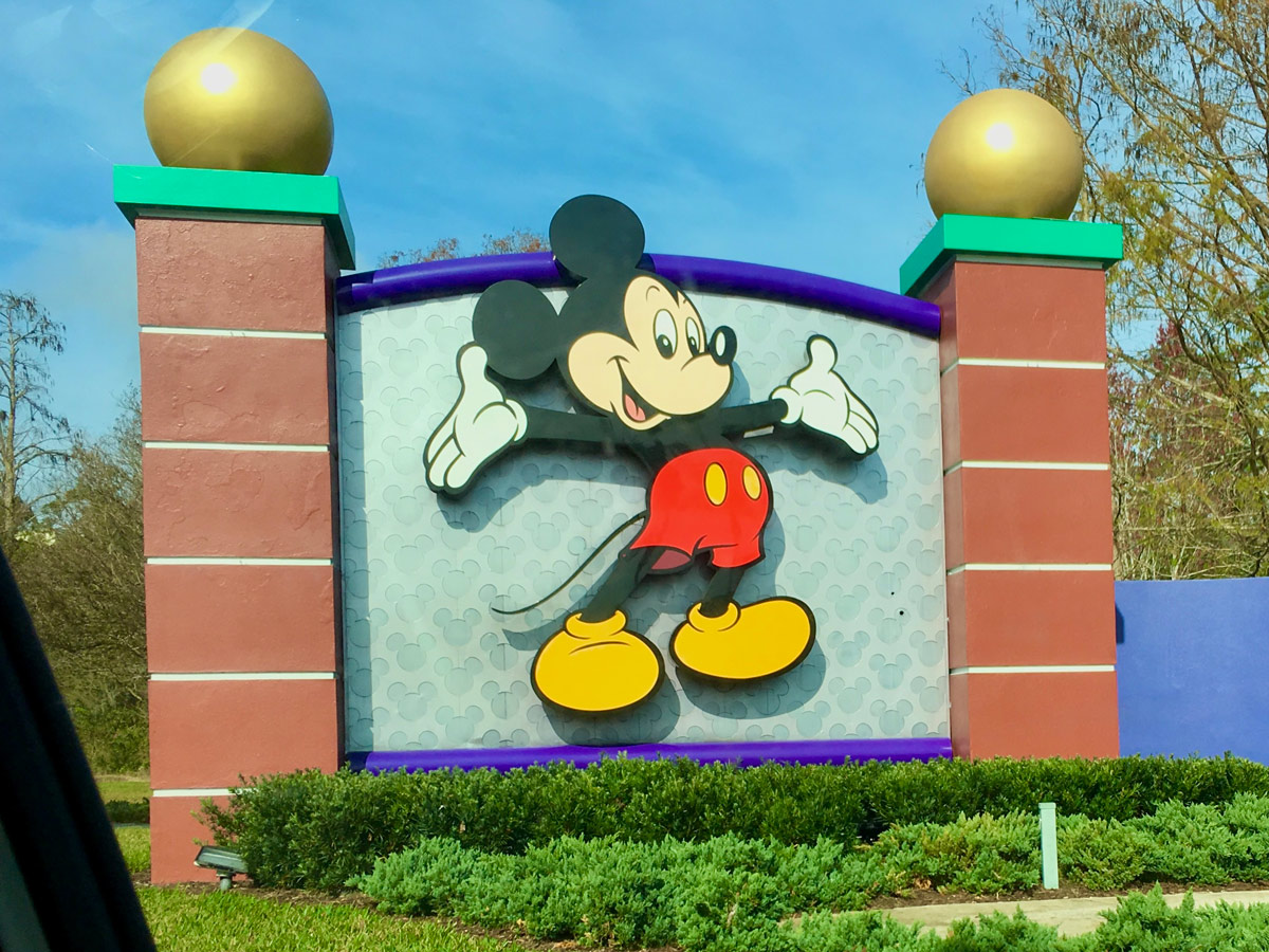 "Welcome to Walt Disney World" Entry Signage